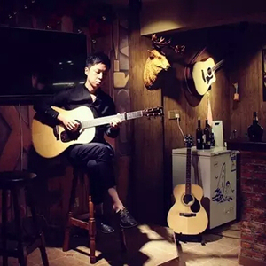 公车挺进尤物少妇翘臀动态图
